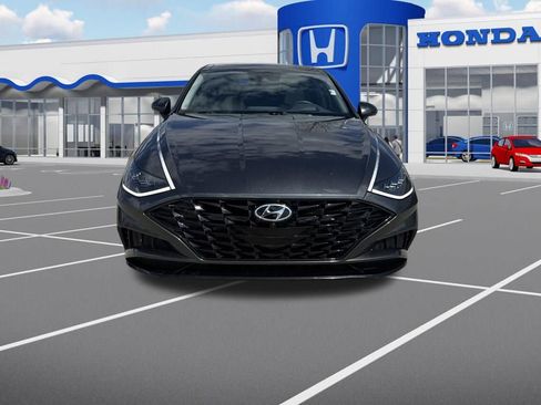Used 2022 Hyundai Sonata Limited FWD image 2