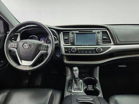 Used 2016 Toyota Highlander XLE AWD/4WD image 28