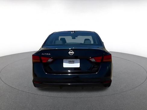 Used 2025 Nissan Altima 2.5 SV FWD image 12