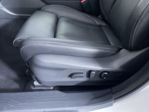 Certified 2025 Subaru Outback Touring image 13