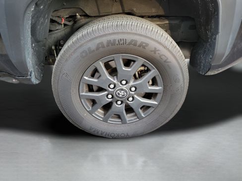 Used 2025 Toyota 4Runner SR5 AWD/4WD image 26