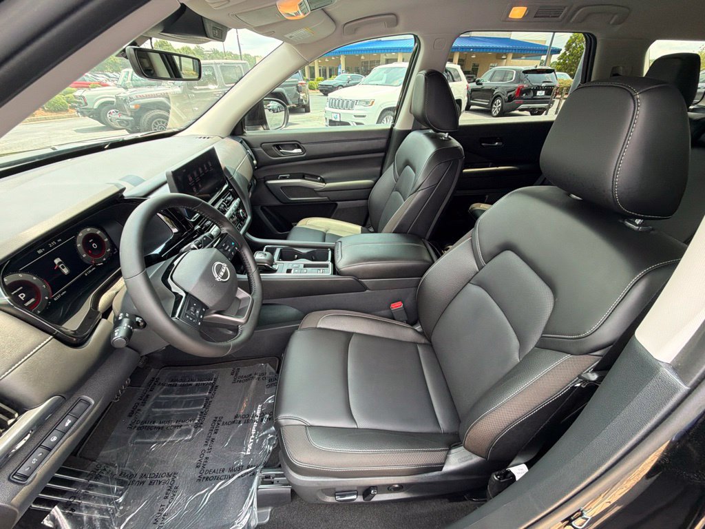 Used 2026 Nissan Pathfinder SL FWD image 33