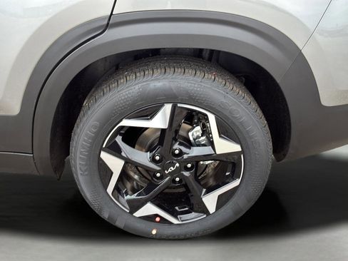 New 2026 Kia Seltos S image 40