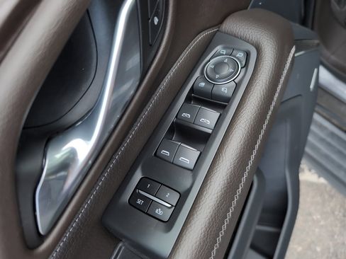 Used 2021 GMC Yukon Denali w/ Denali Premium Package image 12