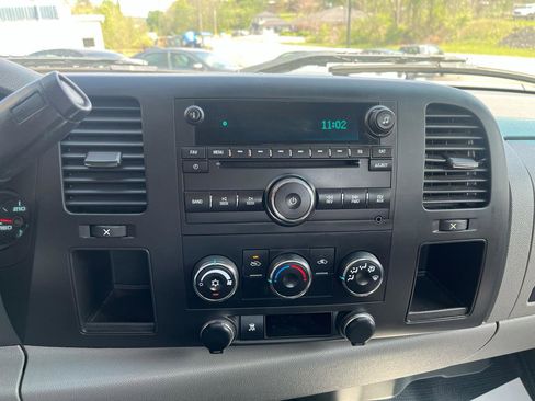 Used 2011 Chevrolet Silverado 1500 W/T w/ LS Package AWD/4WD image 16