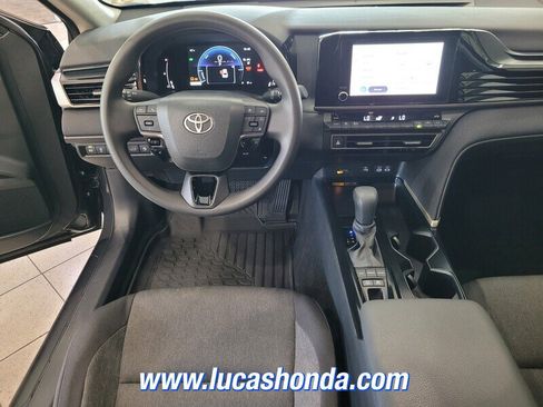 Used 2025 Toyota Camry LE image 9