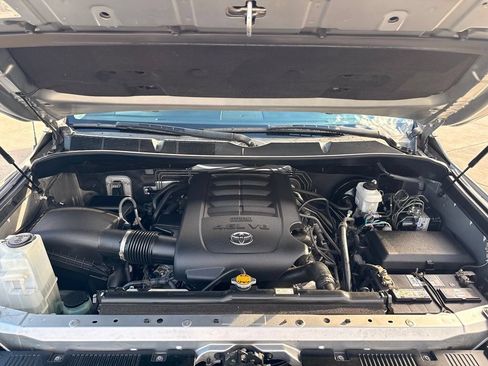 Used 2017 Toyota Tundra SR5 w/ SR5 Upgrade Package RWD image 31