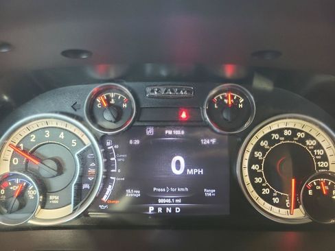 Used 2016 RAM 1500 Laramie w/ Convenience Group AWD/4WD image 13
