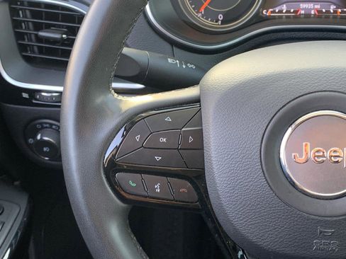 Used 2023 Jeep Cherokee Altitude Lux image 21