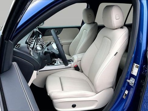 New 2026 Mercedes-Benz GLB 250 4MATIC image 12