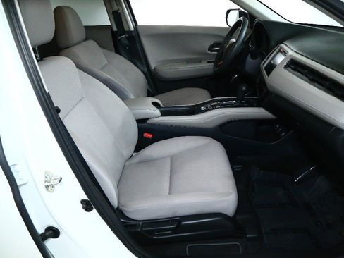 Used 2018 Honda HR-V EX image 34