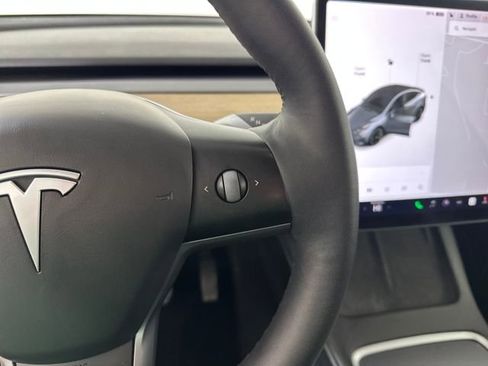 Used 2021 Tesla Model Y Long Range image 16