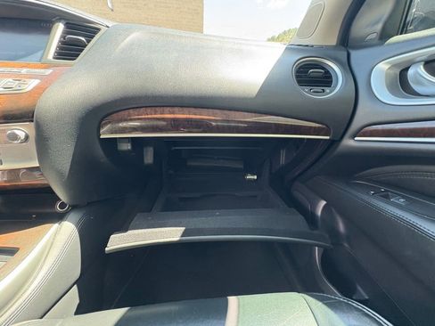 Used 2015 INFINITI QX60 FWD w/ Deluxe Touring Package image 24