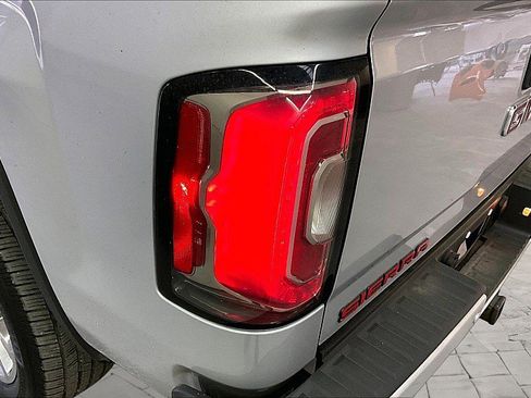 Used 2017 GMC Sierra 1500 Denali RWD image 25