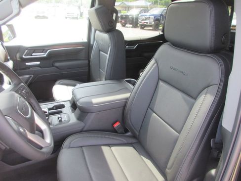 New 2026 GMC Sierra 1500 Denali w/ Denali Reserve Package AWD/4WD image 13
