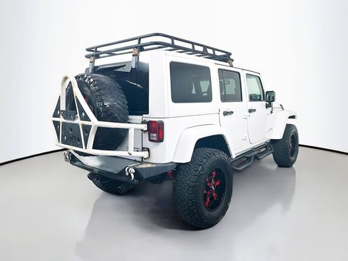 Used 2016 Jeep Wrangler Unlimited Rubicon w/ Connectivity Group AWD/4WD image 7