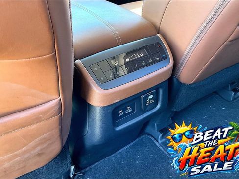 Used 2023 Nissan Pathfinder Platinum FWD image 28