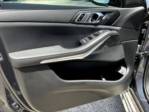 Used 2022 BMW X5 xDrive45e w/ Climate Comfort Package image 22