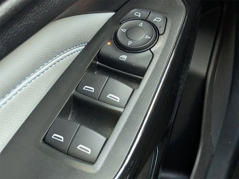 Certified 2025 Chevrolet Trax LT image 25