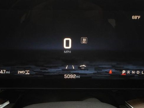 Used 2025 Chevrolet Suburban High Country image 19