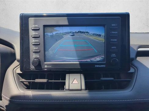 Used 2020 Toyota RAV4 XLE FWD image 17