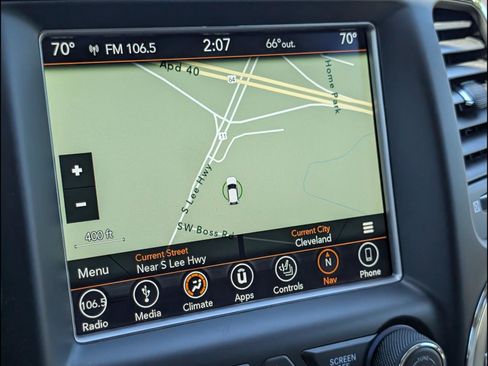 Used 2018 Jeep Grand Cherokee Overland AWD/4WD image 11