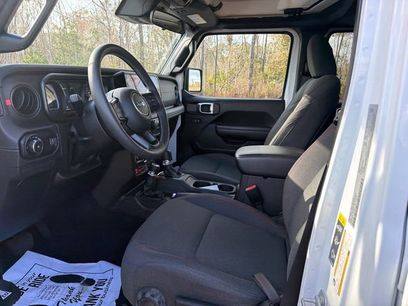 Used 2025 Jeep Wrangler Unlimited Rubicon w/ Convenience Group