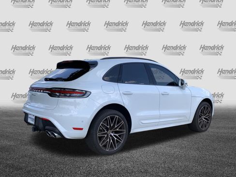 Used 2025 Porsche Macan AWD/4WD image 10
