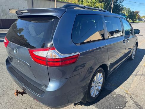 Used 2016 Toyota Sienna LE image 5
