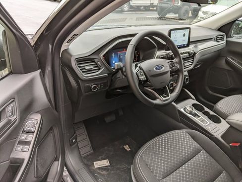 Used 2025 Ford Escape Active w/ Cold Weather Package image 5