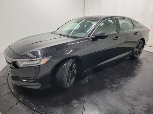 Used 2018 Honda Accord Sport image 3