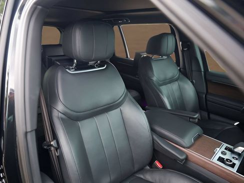 Used 2023 Land Rover Range Rover Long Wheelbase Autobiography AWD/4WD image 28