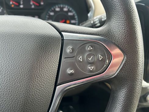 Used 2023 Chevrolet Traverse LS w/ Safety Package image 21