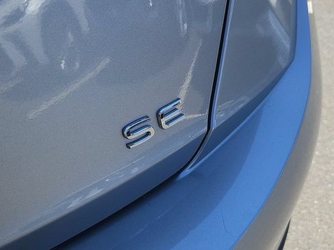 Used 2022 Volkswagen Jetta SE FWD image 11