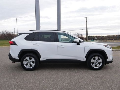 Used 2021 Toyota RAV4 XLE image 8