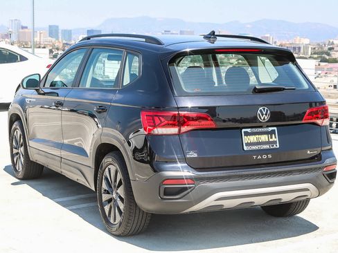 Used 2022 Volkswagen Taos S image 8