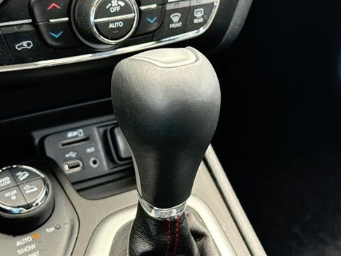 Used 2014 Jeep Cherokee Trailhawk w/ Technology Group image 24