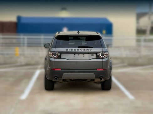 Used 2019 Land Rover Discovery Sport SE image 7