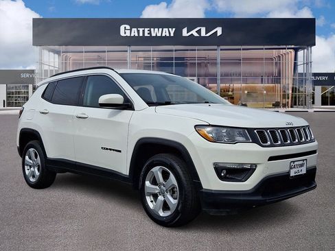 Used 2019 Jeep Compass Latitude w/ Cold Weather Group image 1