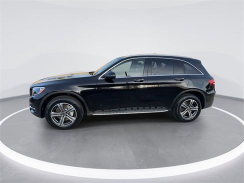 Used 2018 Mercedes-Benz GLC 300 4MATIC image 3