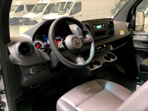 New 2025 Mercedes-Benz Sprinter 2500 image 18