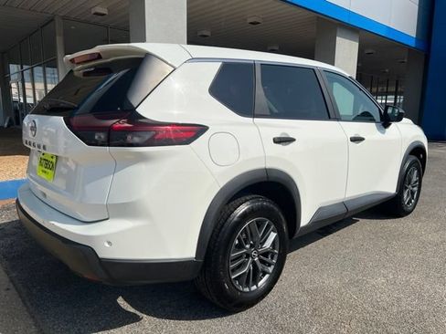 Used 2024 Nissan Rogue S FWD image 7