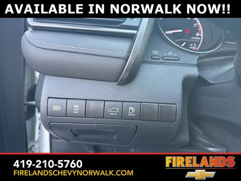 Used 2024 Toyota Camry SE image 11