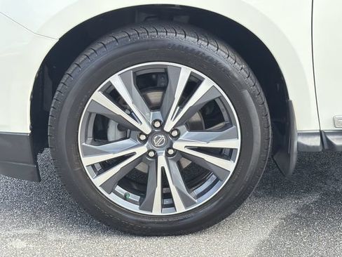 Used 2020 Nissan Pathfinder Platinum AWD/4WD image 11
