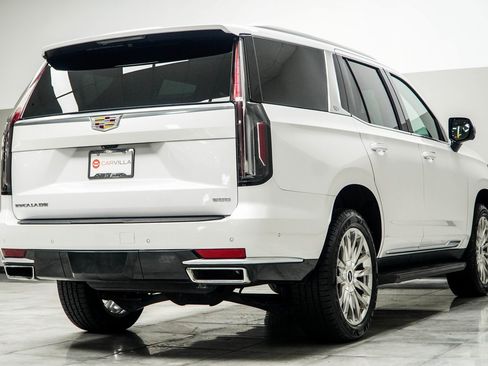 Used 2023 Cadillac Escalade Premium Luxury image 12