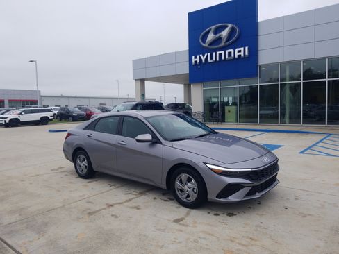 New 2026 Hyundai Elantra SE w/ Cargo Package FWD image 1