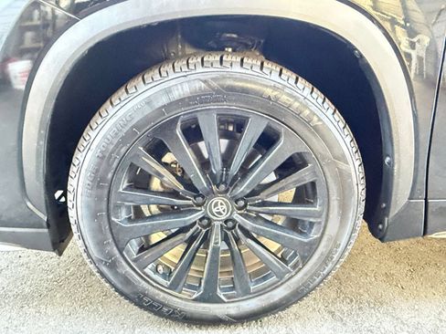 Used 2025 Toyota Highlander XSE AWD/4WD image 33