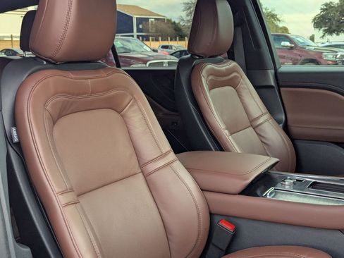 Used 2025 Lincoln Aviator Reserve w/ Illumination Package image 30