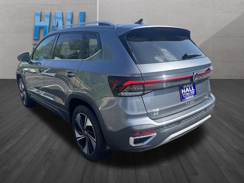 Certified 2025 Volkswagen Taos SE AWD/4WD image 4