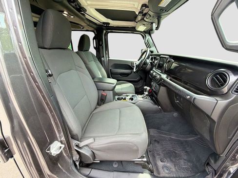 Used 2022 Jeep Wrangler Unlimited Sport AWD/4WD image 14
